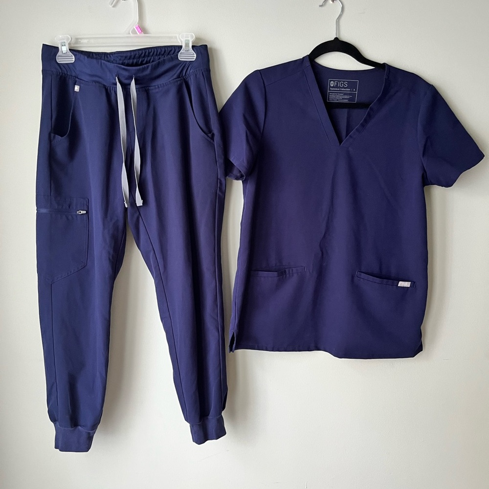 Navy blue figs scrub set